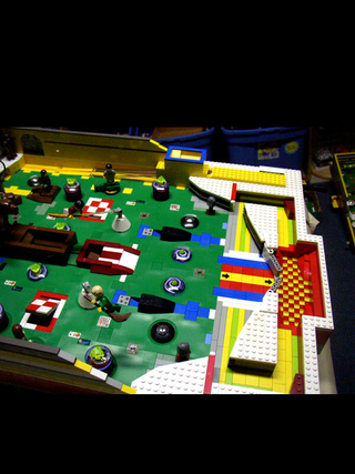 Illustration for article titled Medieval Pinball Machine Made out of Lego